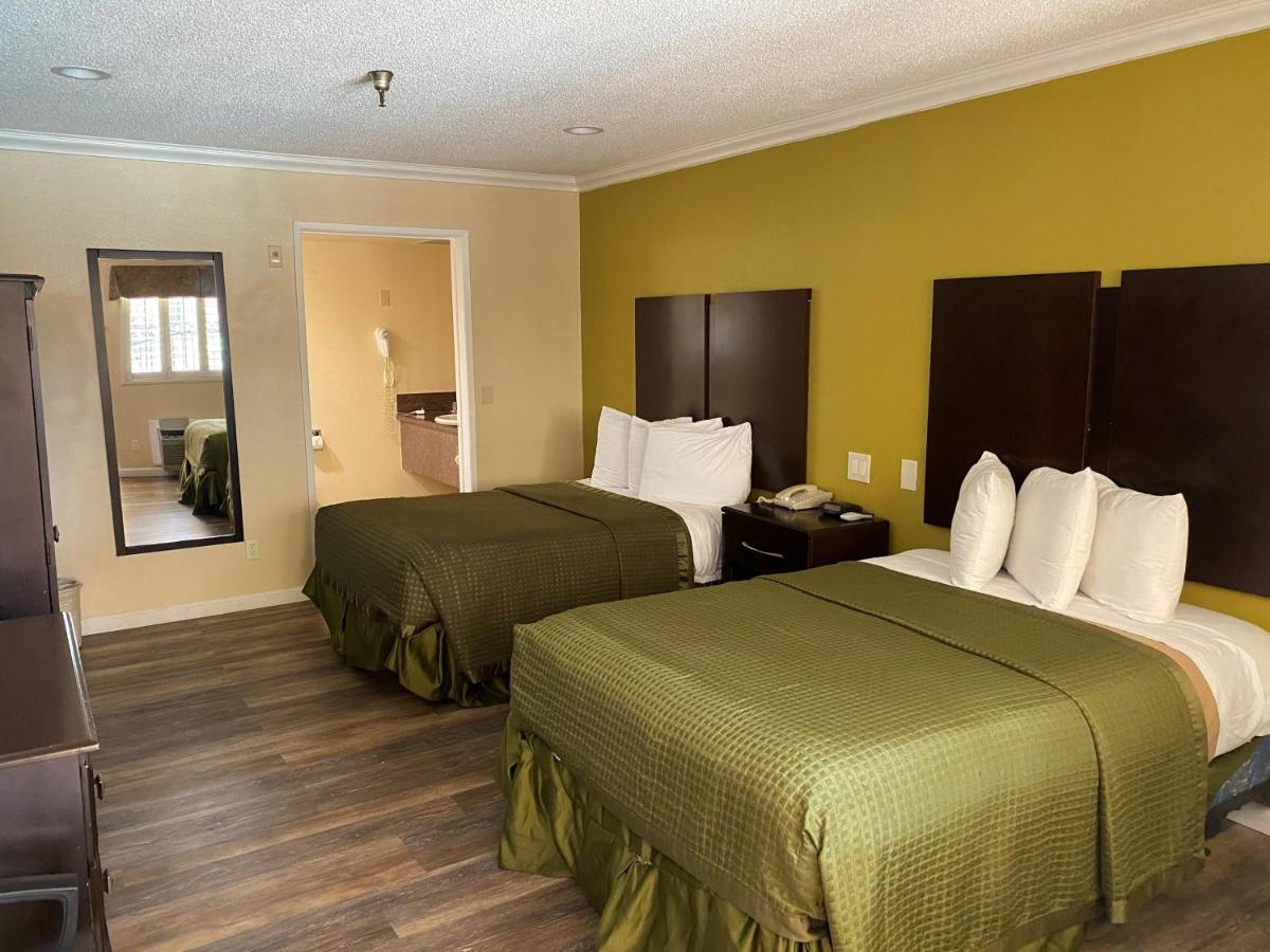 Travelodge By Wyndham Chatsworth Los Angeles Exteriér fotografie
