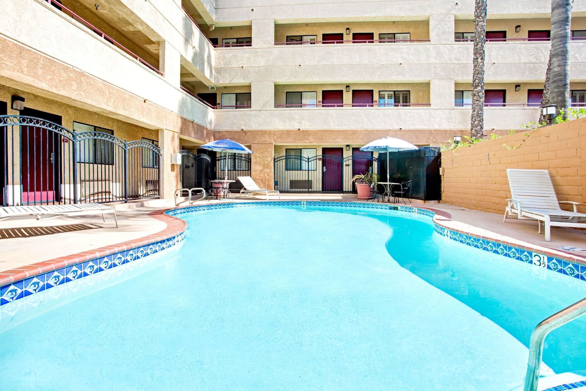 Travelodge By Wyndham Chatsworth Los Angeles Exteriér fotografie